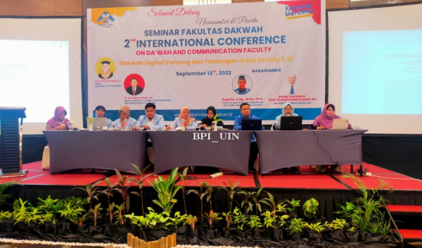 Mahasiswa dan Dosen Prodi BPI Mengikuti International Conference On Dawah and Communication Facult